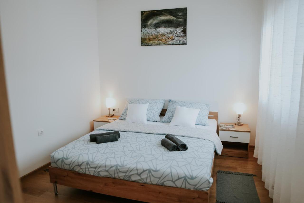Apartman Nikola Gospić エクステリア 写真