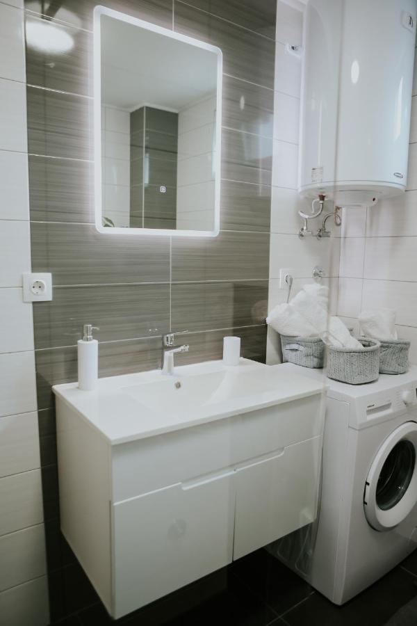 Apartman Nikola Gospić エクステリア 写真