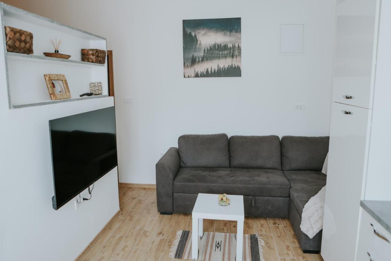 Apartman Nikola Gospić エクステリア 写真