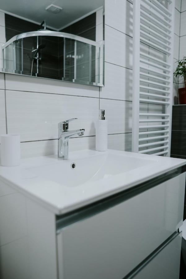 Apartman Nikola Gospić エクステリア 写真